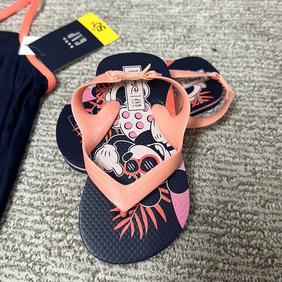 Baby GAP Minnie Mouse Bathing Suit with matching flip flops NWT 2T or 3T - Picture 2 of 4